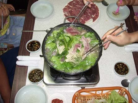 삼강식당: 전통을 이어온 오리 샤부샤부 전문점
