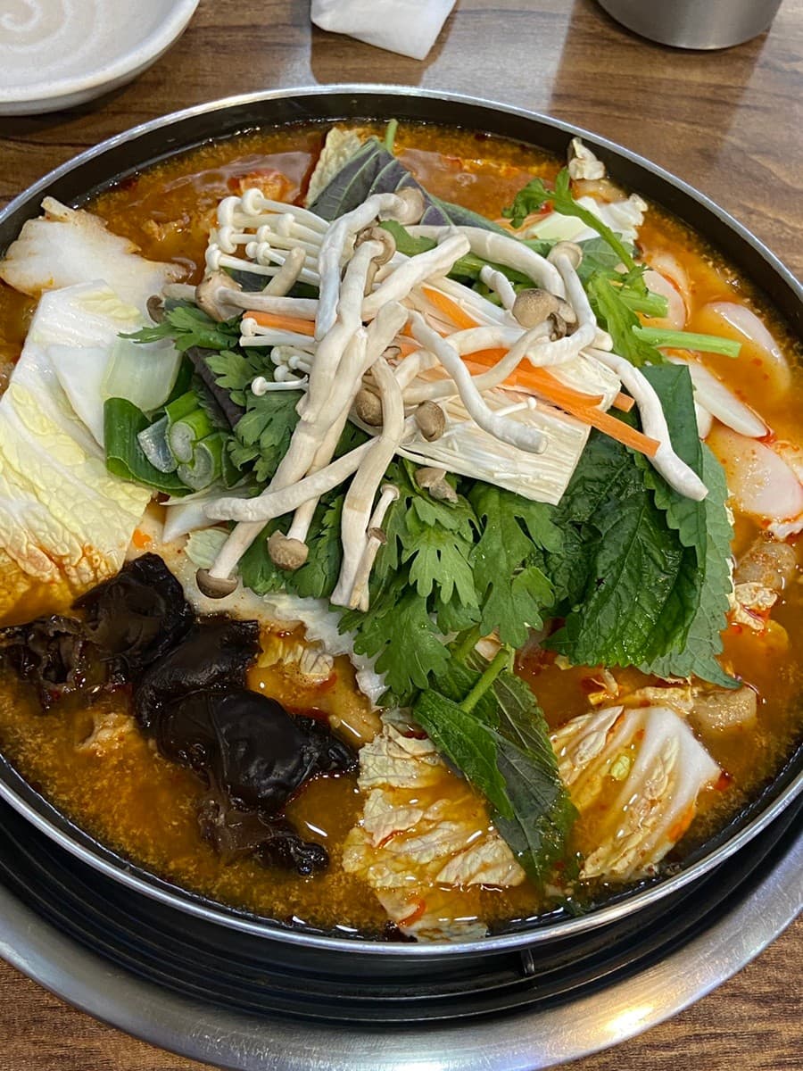 다동뼈감탕: 2001년부터 이어온 감자탕과 곱창전골 전문점