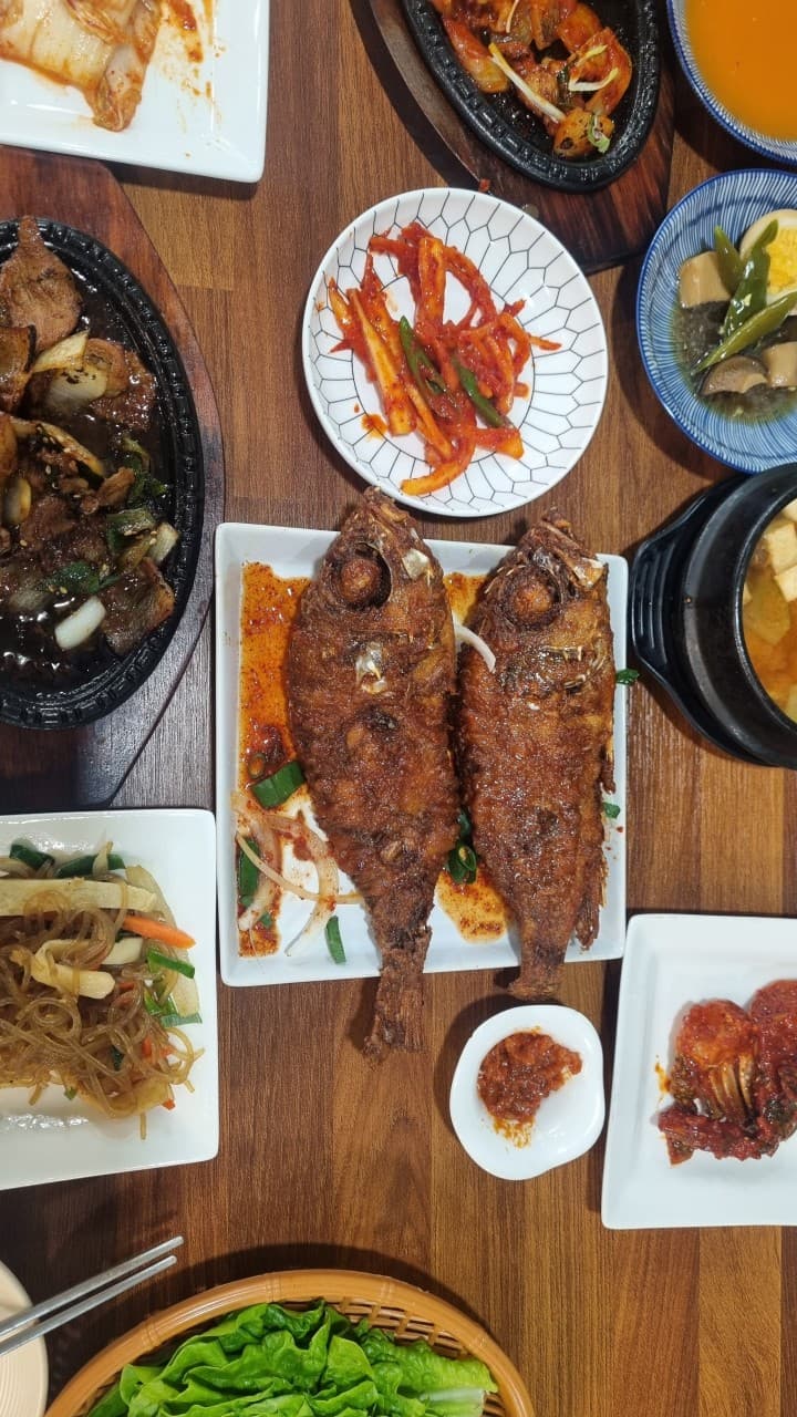 외가집: 정성 가득한 집밥 같은 정식