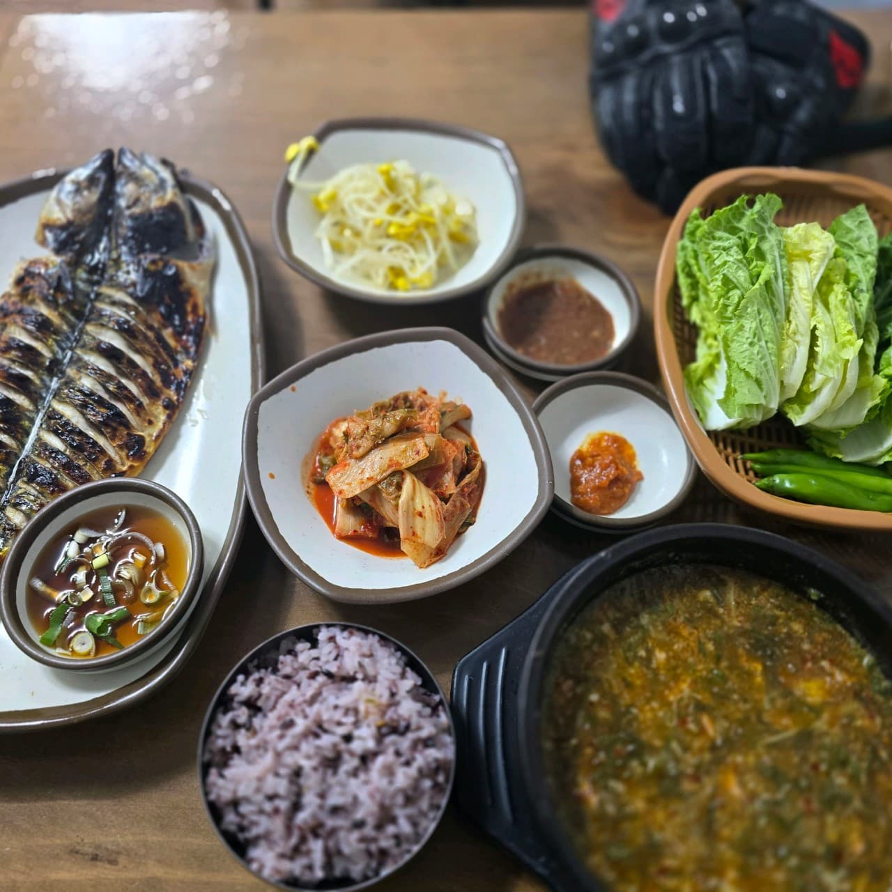 신설오름: 제주 해장국의 깊은 맛을 느낄 수 있는 곳