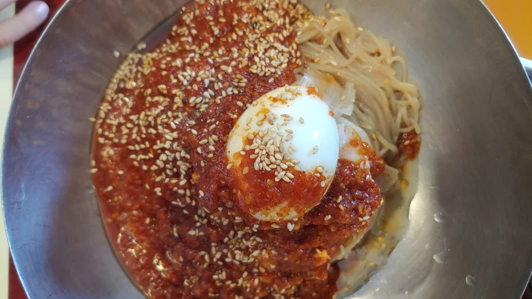 화순평양냉면: 흑돼지와 어울리는 시원한 평양냉면
