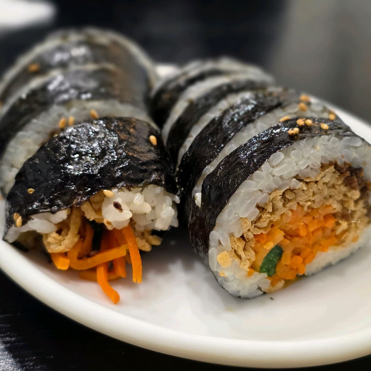 남춘식당: 고기국수와 함께 즐기는 특별한 김밥